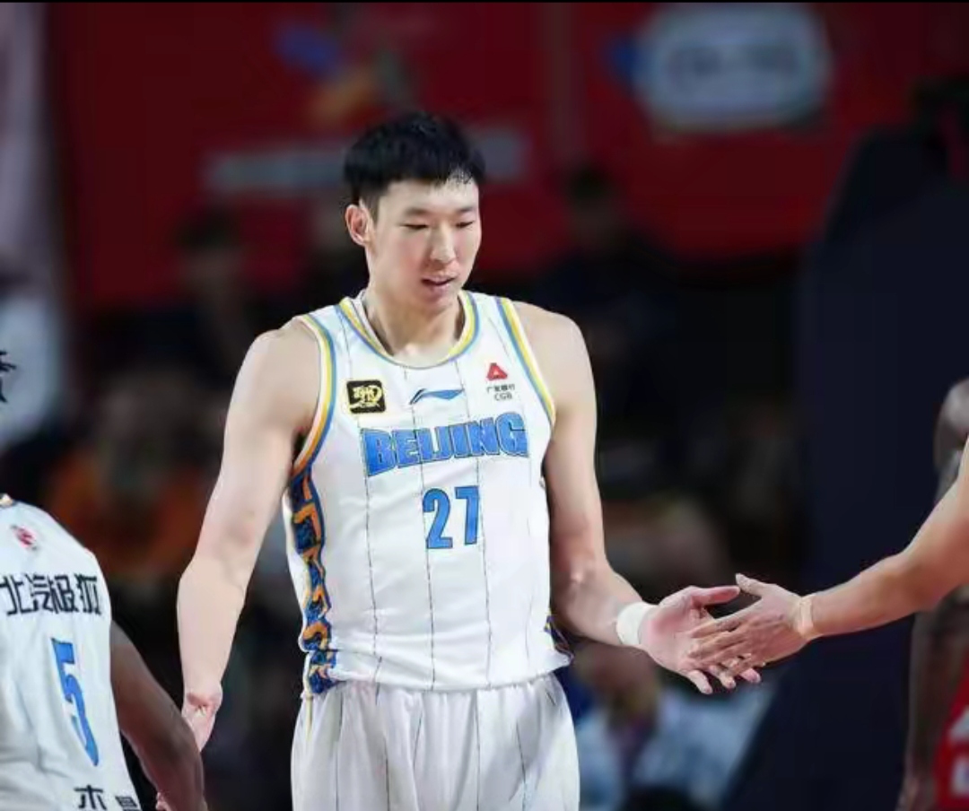 ag体育平台官网-北京首钢发布备战花絮，关键时刻回应争议，欧超杯任务艰巨，年轻球员得到机会