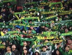 ag体育注册-北京国安赛后国安球迷接受采访