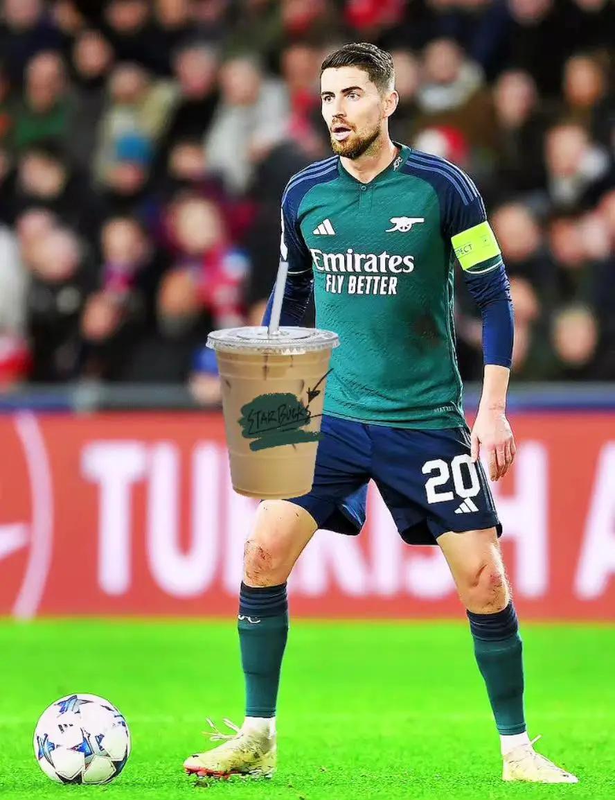 ag体育中国官网-埃因霍温迎亚冠关键赛，转会期止住颓势，媒体盛赞，资深球员宣示担当