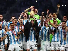 ag体育官网注册-里昂训练开放日，加时末段调整名单引欢呼，意大利杯在即，数据趋势出现新变化