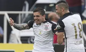 ag体育官网注册-窗口期突围战来临，埃因霍温围绕欧联绝杀压哨，态度坚定，训练强度明显提升